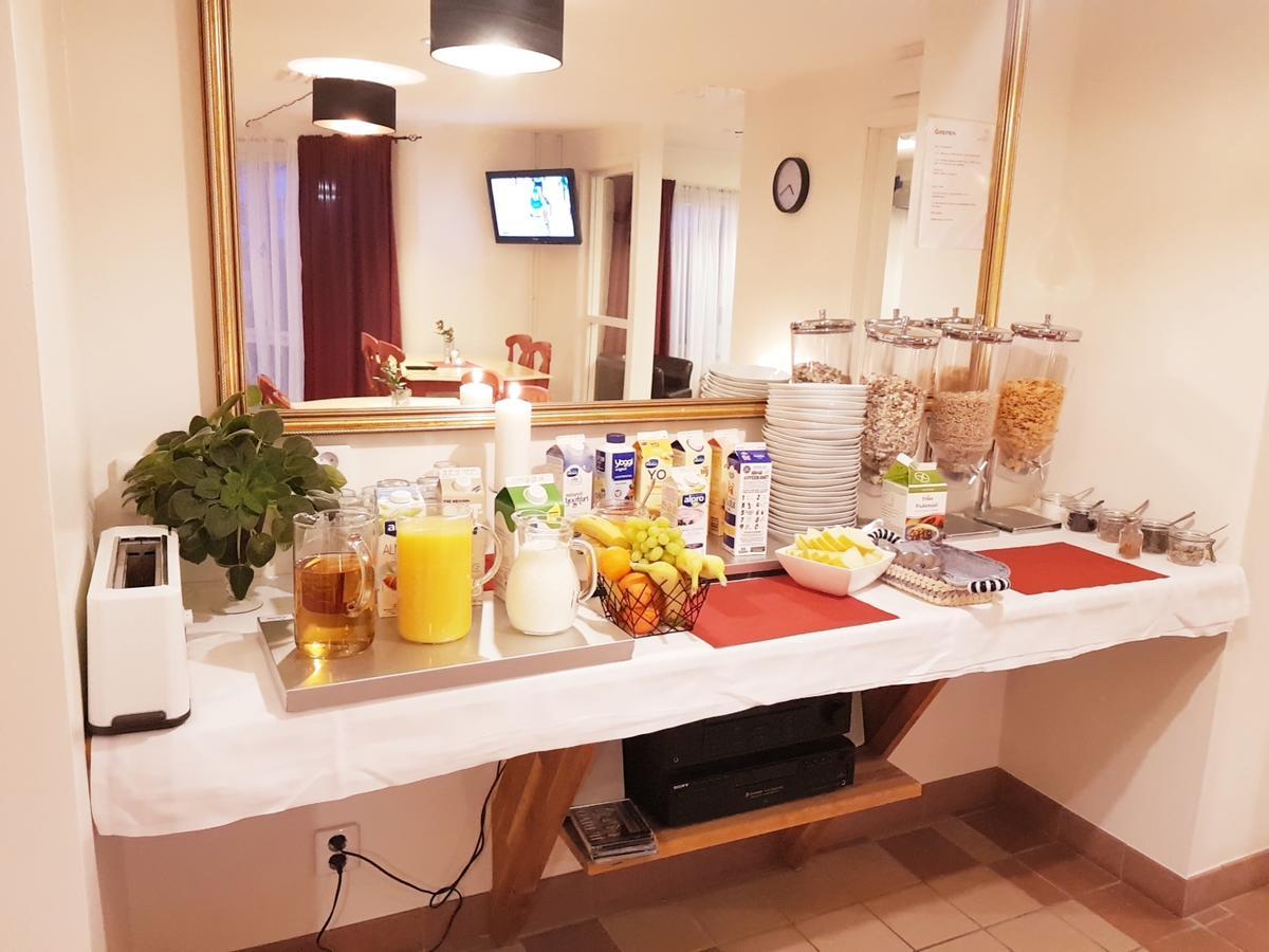 Hotell Grepen Vara Exterior photo