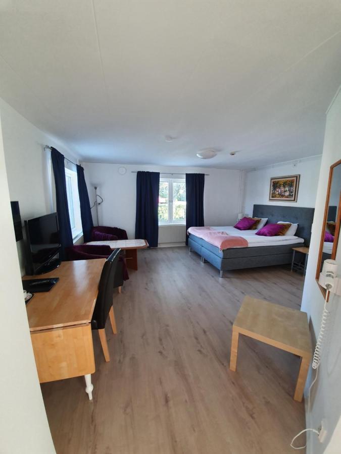 Hotell Grepen Vara Exterior photo